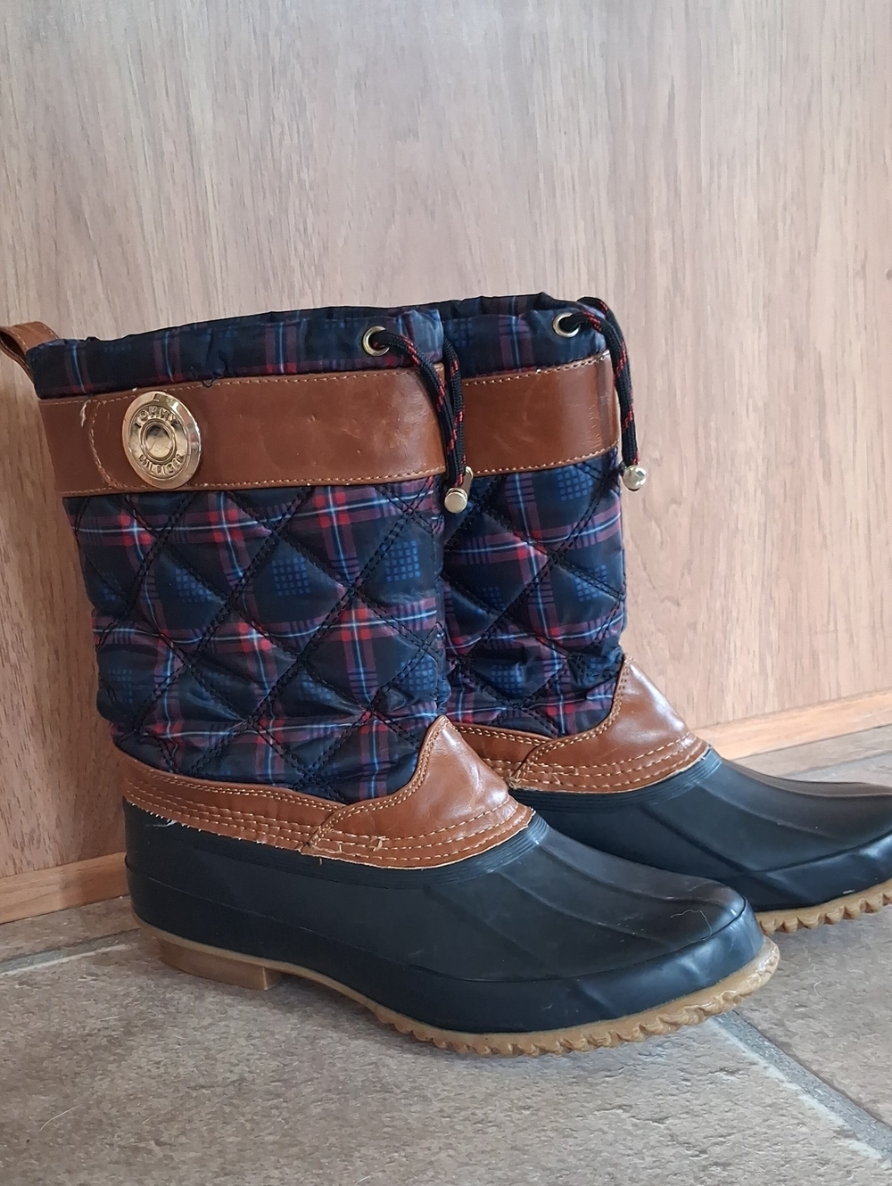 Tommy Hilfiger Quilted Navy Plaid & Brown Rubber Winter Boots